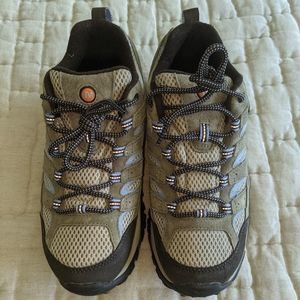 Merrell Moab 2 Ventilator Hiking Shoes (NWOT)